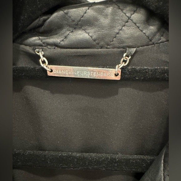 Diane Von Furstenberg 100% Genuine Black Leather Jacket with ruffles.  Size 6 - Picture 4 of 6